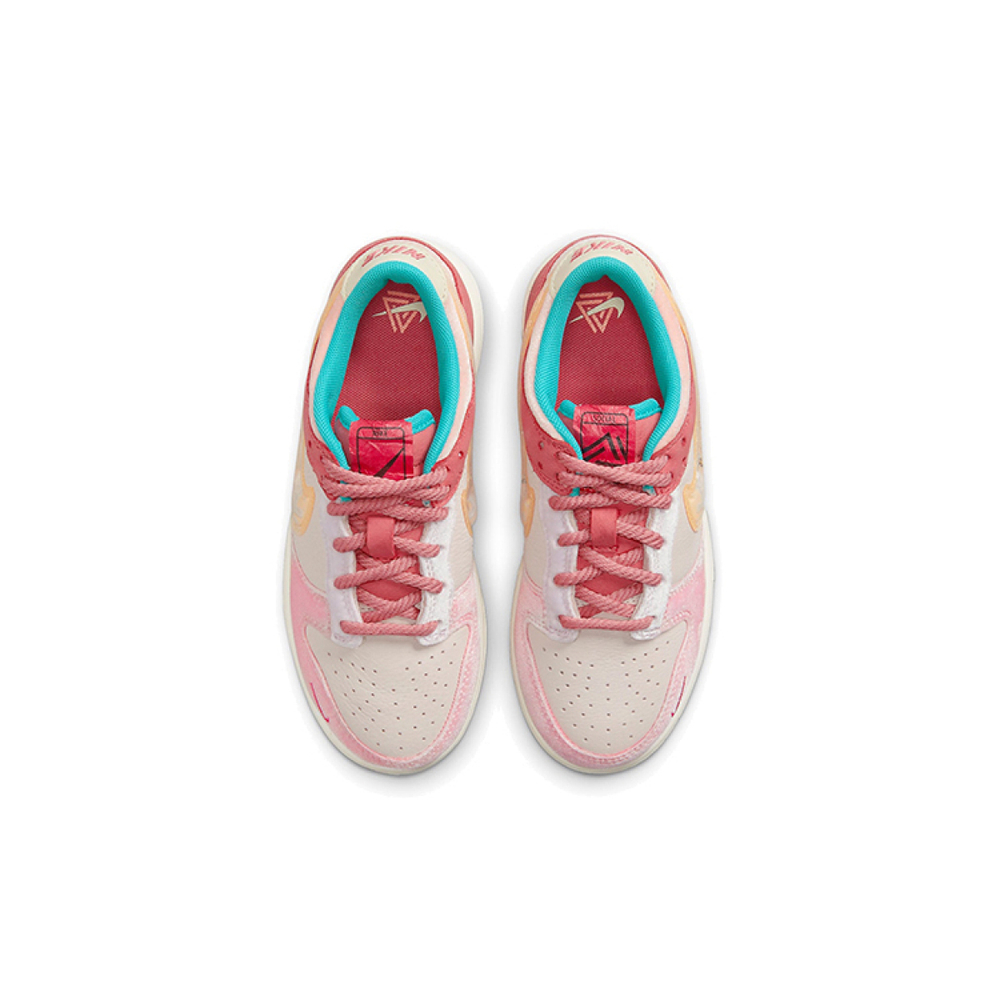 Social Status x Nike Dunk