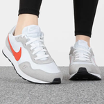 Nike MD Valiant