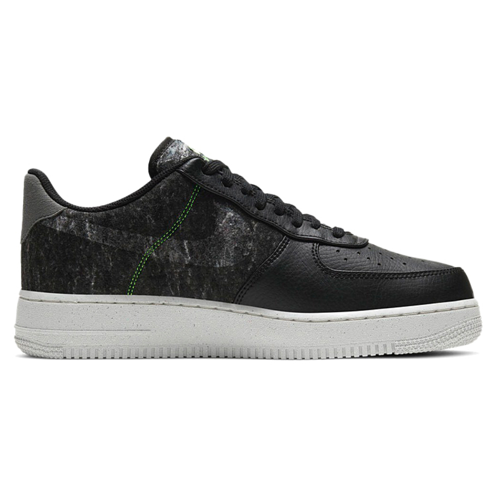 Nike Air Force 1 07 LV8