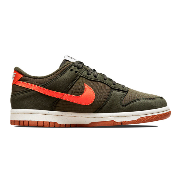 Nike Dunk SE