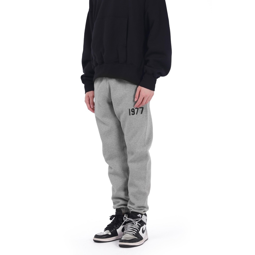 Fear of God Essentials 1977 SS22 Sweatpants Dark Oatmeal