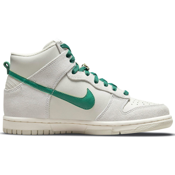 Nike Dunk SE "First Use"