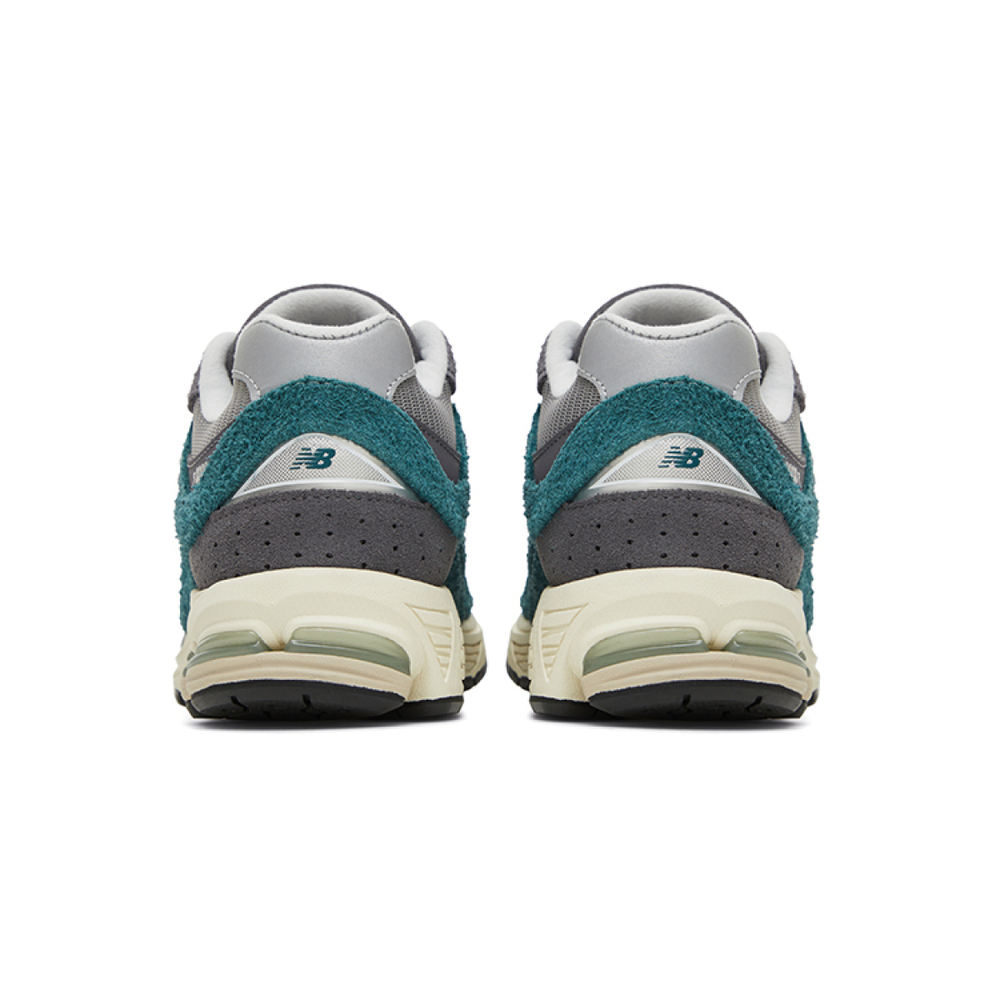New Balance NB 2002R