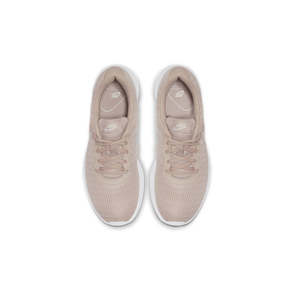 Nike Tanjun