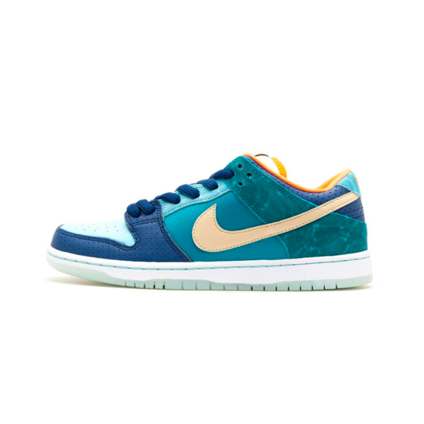 Nike Dunk SB MIA Skate Shop