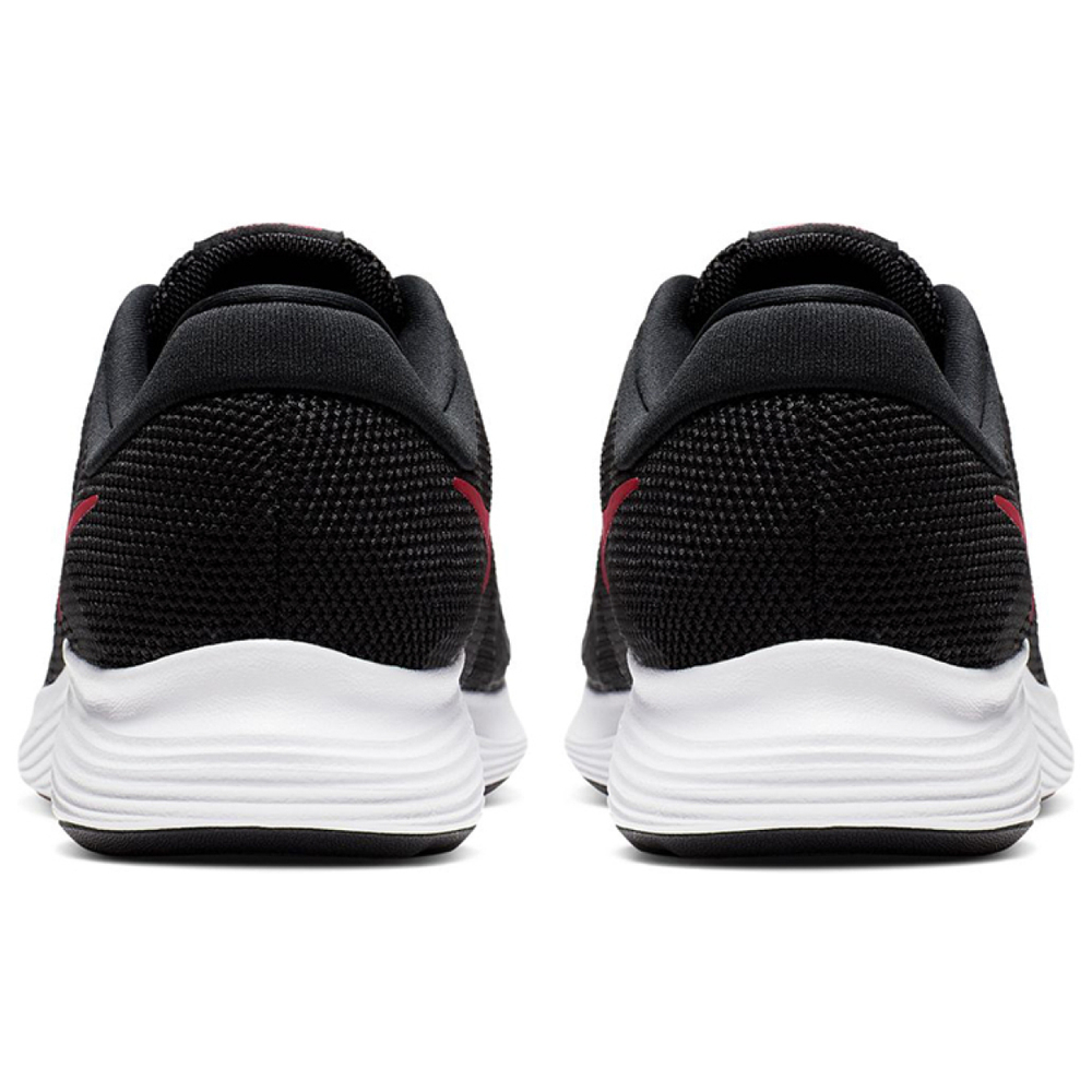Nike REVOLUTION 4