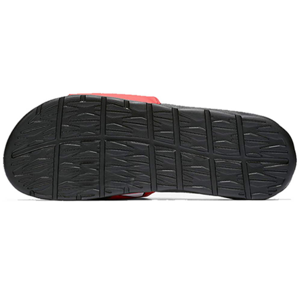 Nike Benassi