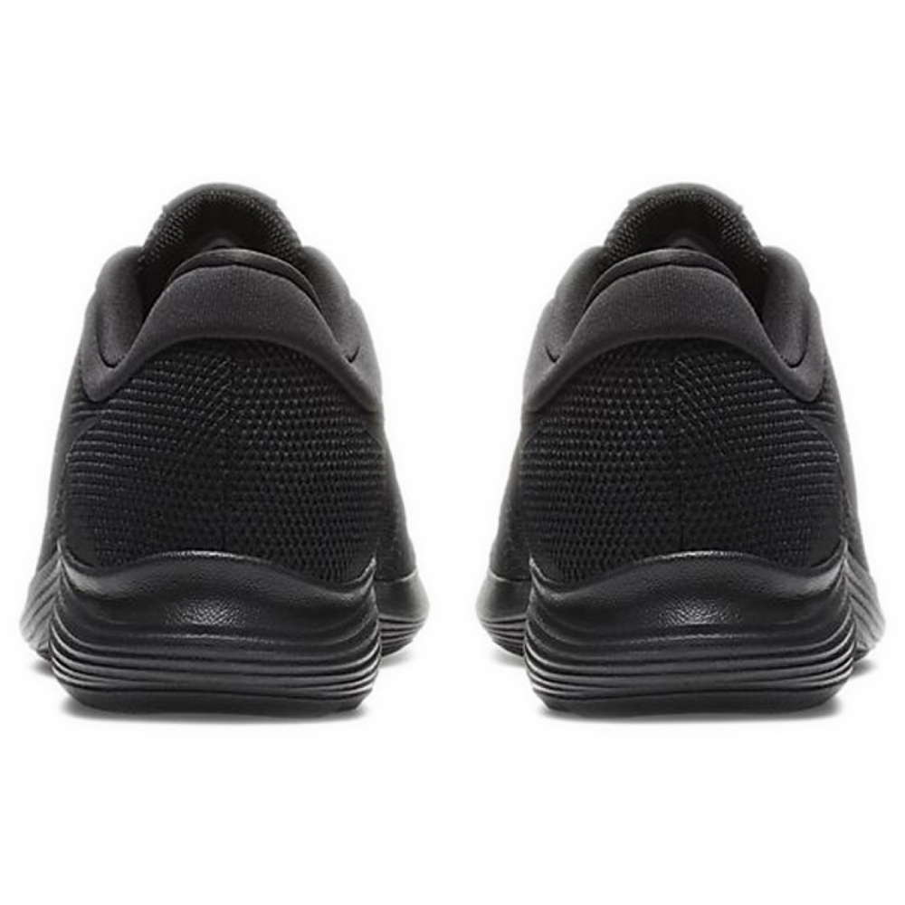 Nike REVOLUTION 4
