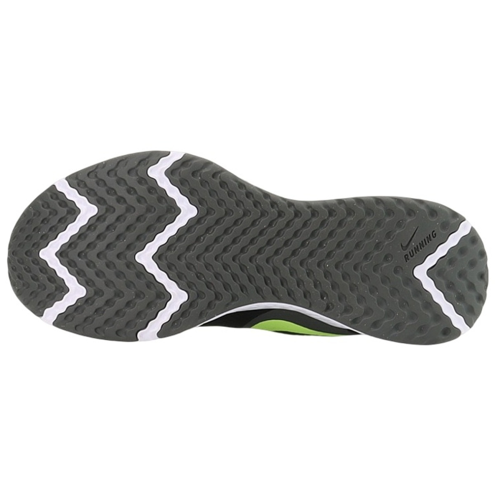 Nike REVOLUTION 5