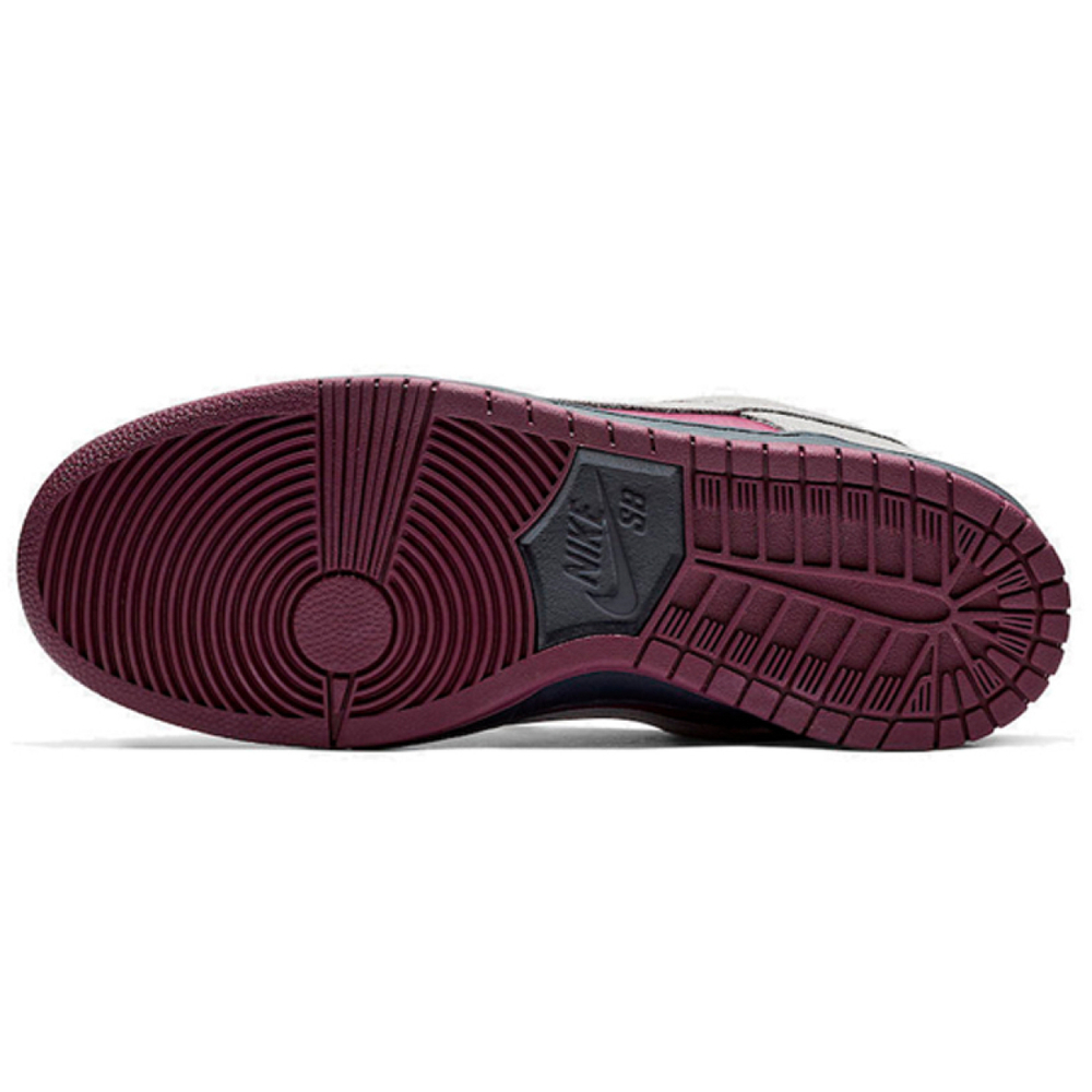 Nike Dunk SB Pro "True Berry"