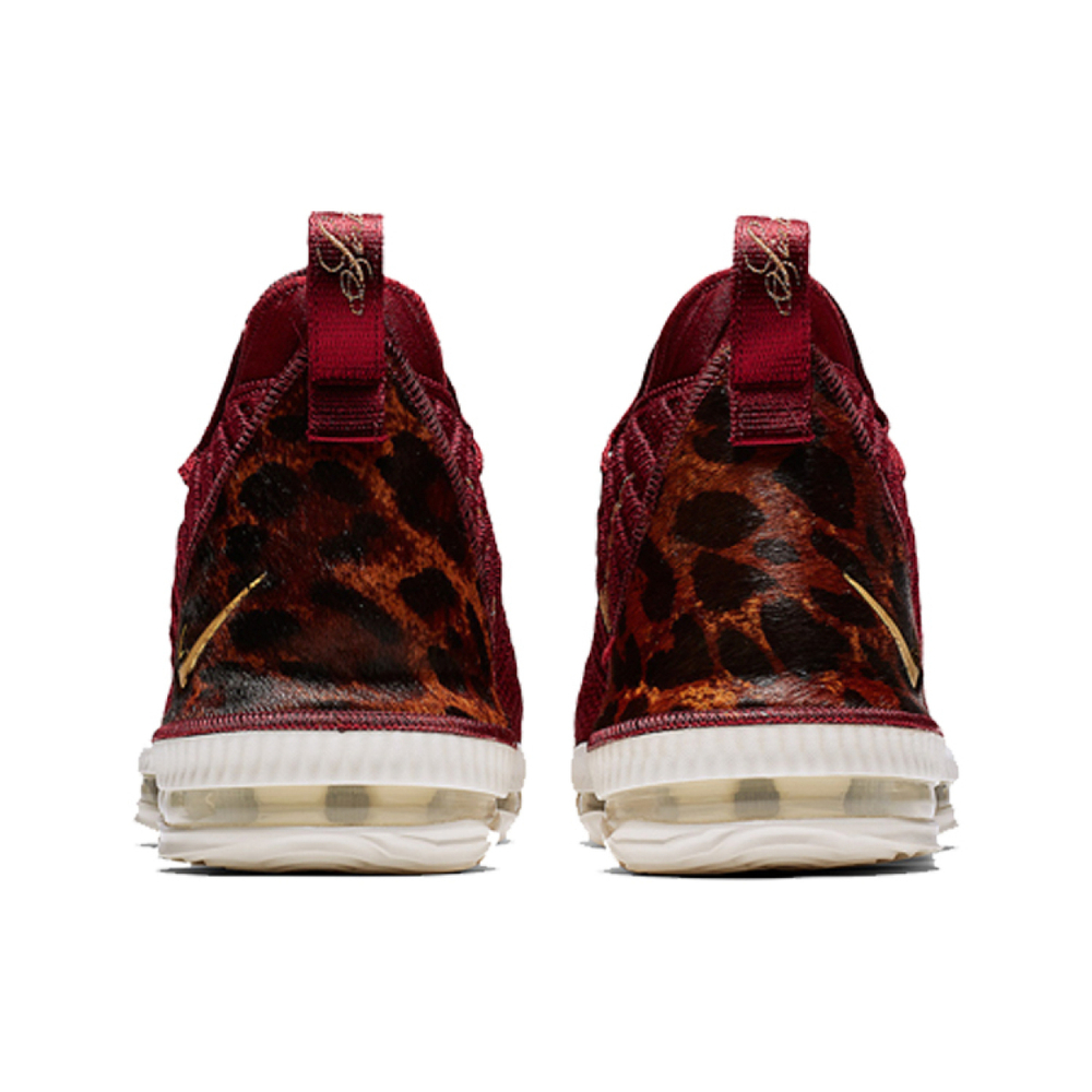 Nike Lebron 16 King