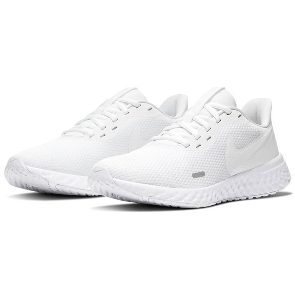 Nike REVOLUTION 5