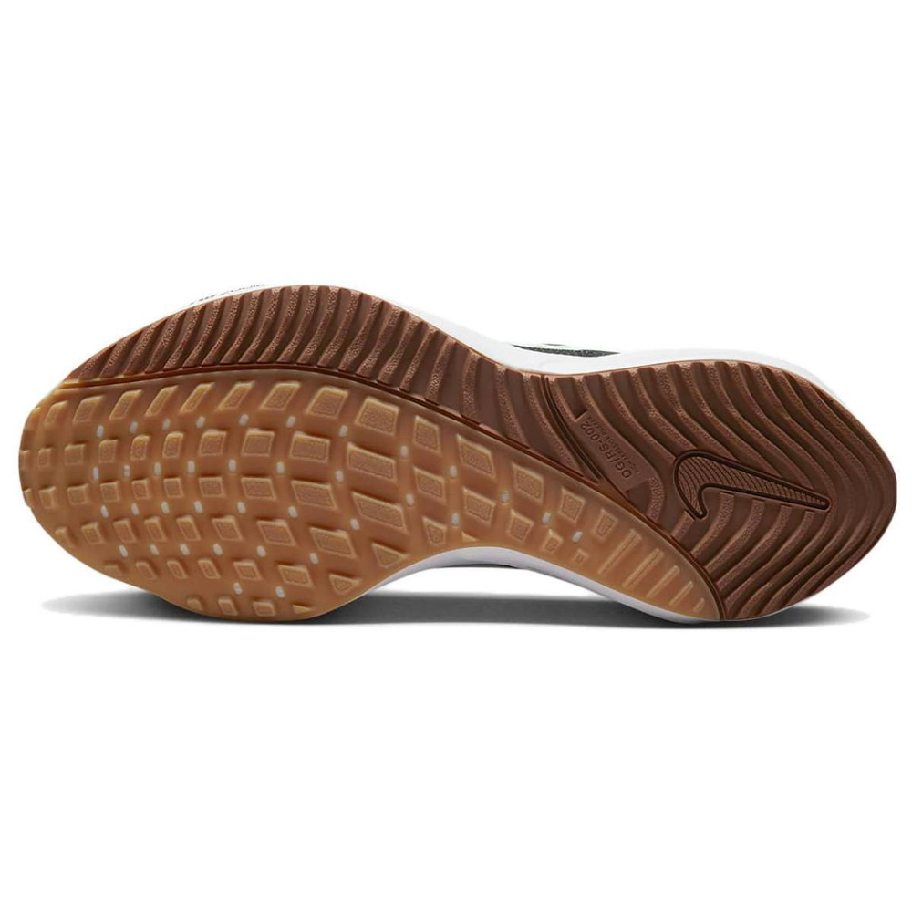 Nike Air Zoom Vomero 16