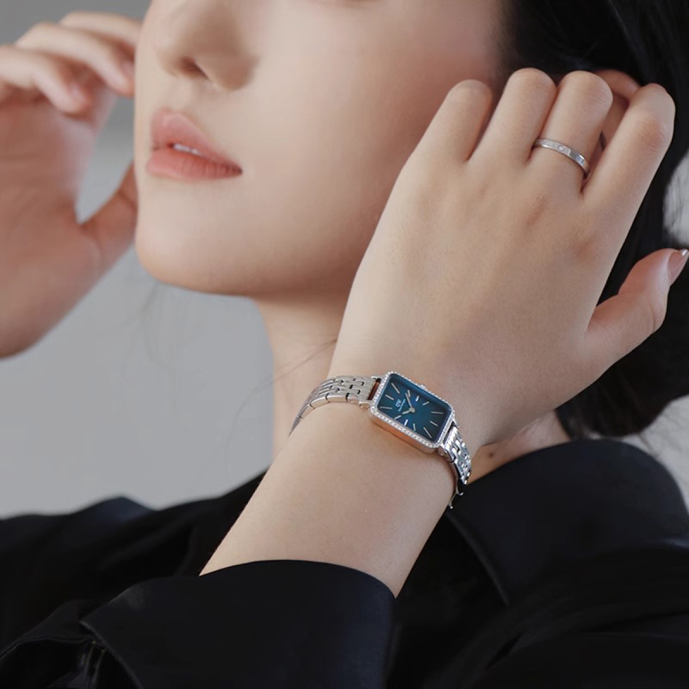 【 】 Daniel Wellington