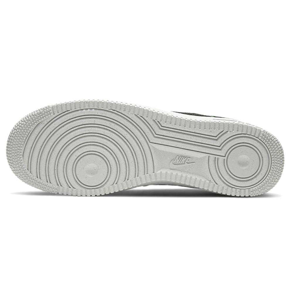 Nike Air Force 1 07 LV8