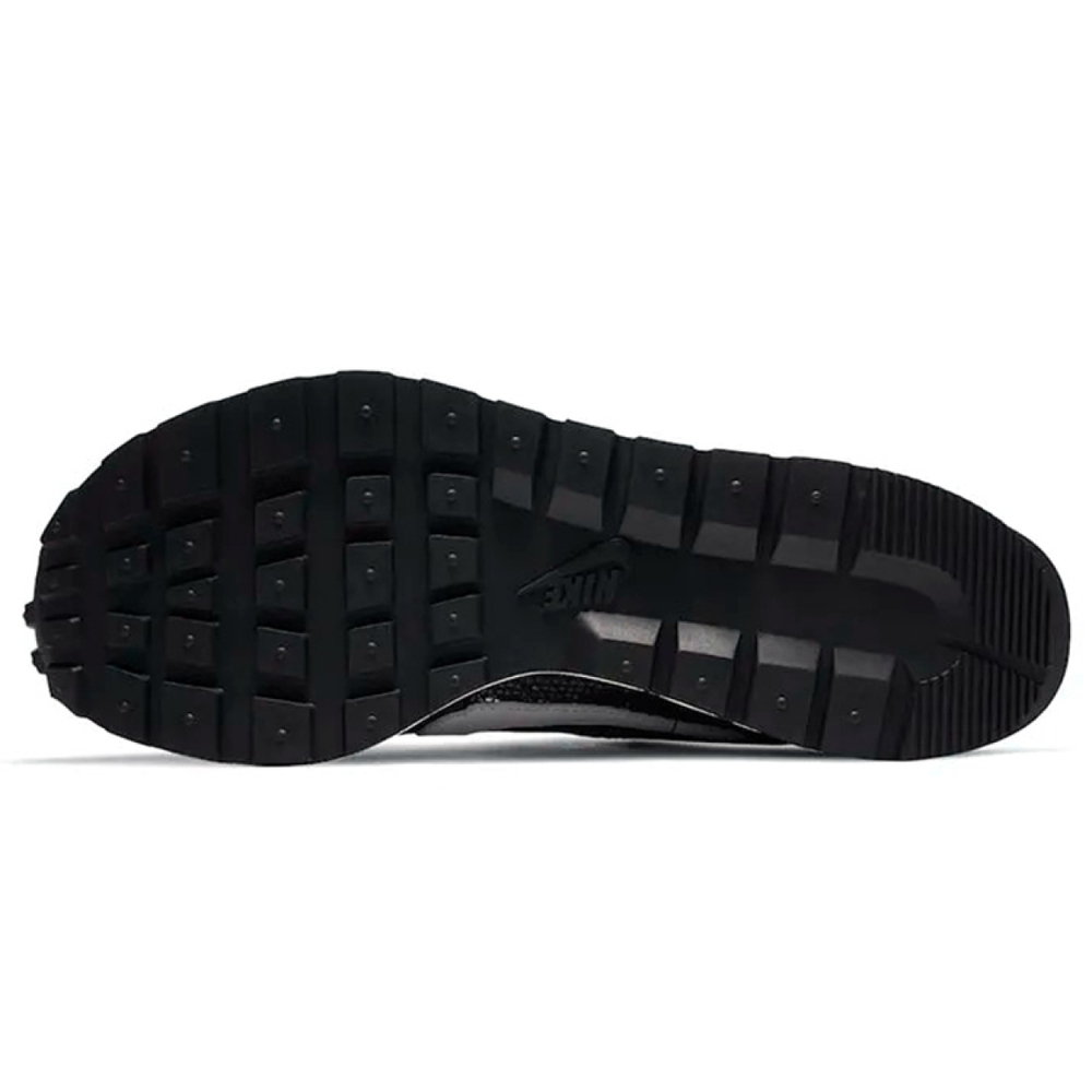 Sacai x Nike VaporWaffle black and white