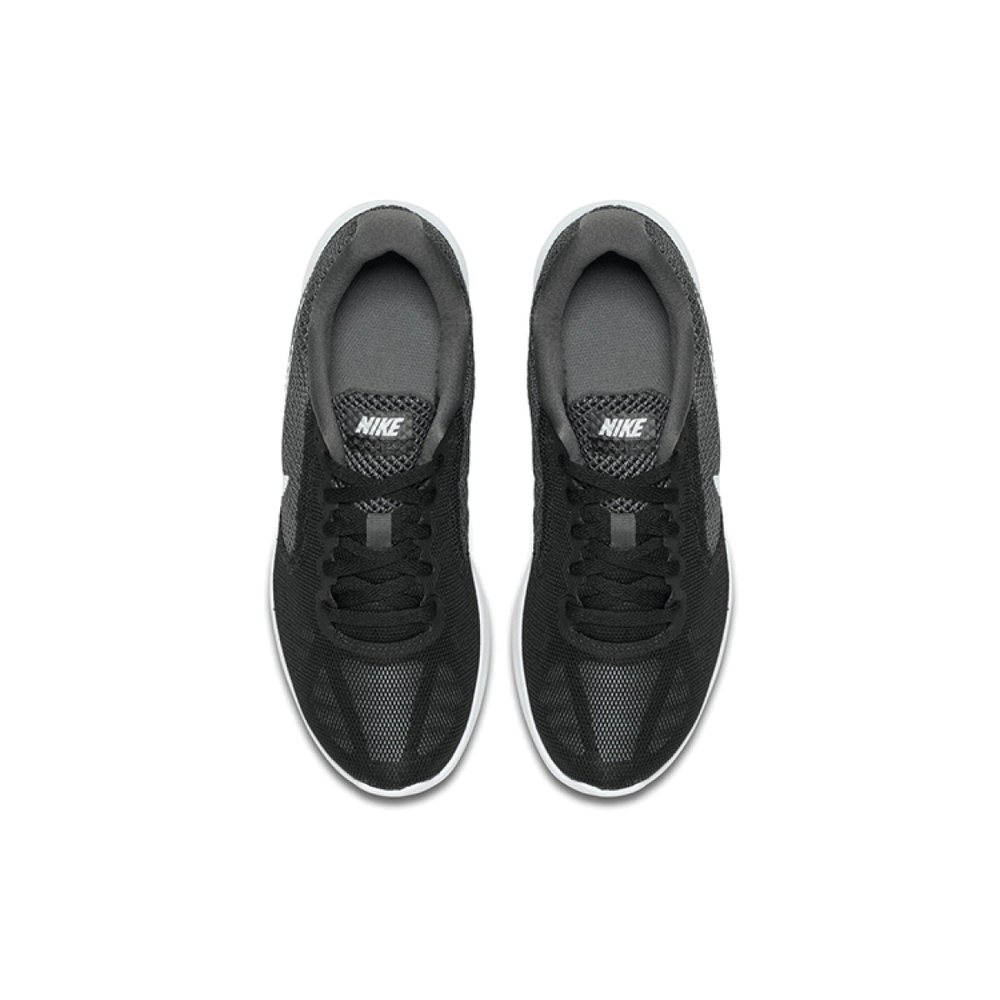 Nike REVOLUTION 3