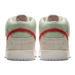Nike Dunk SB White Widow