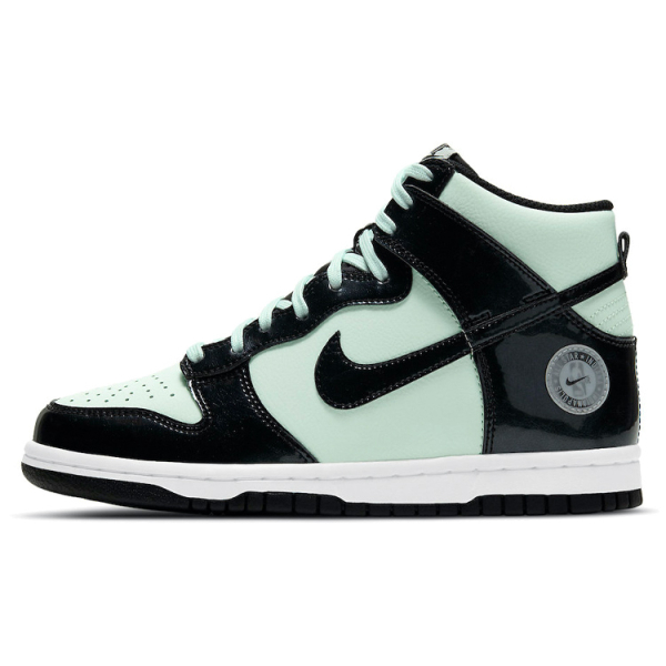 Nike Dunk barely green