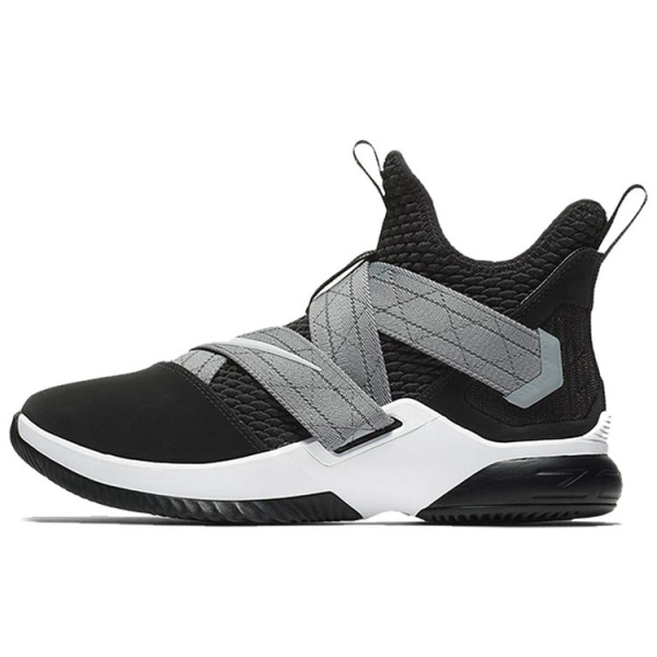 Nike zoom soldier 12 12