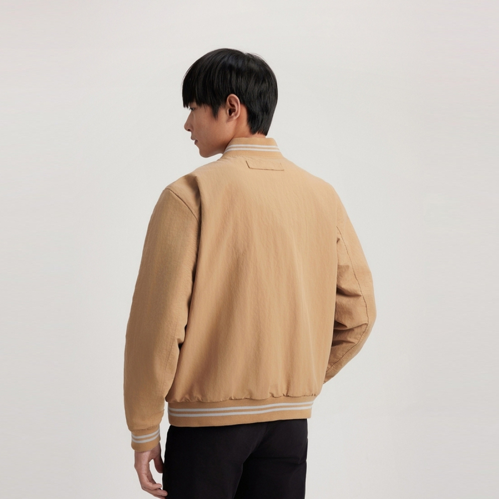 Tommy Hilfiger /