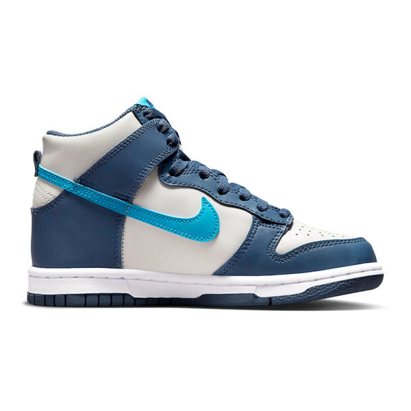 Nike Dunk High APPEARS IN BONE AND BLUES