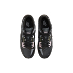 Nike Dunk scrap