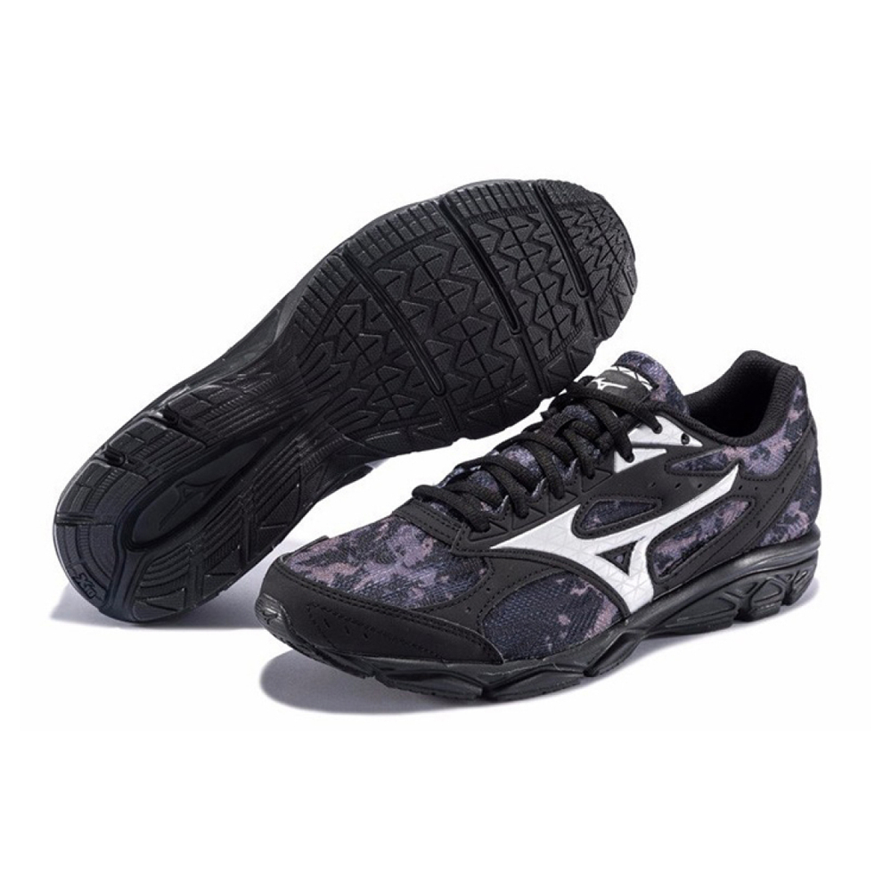 Mizuno Spark 3
