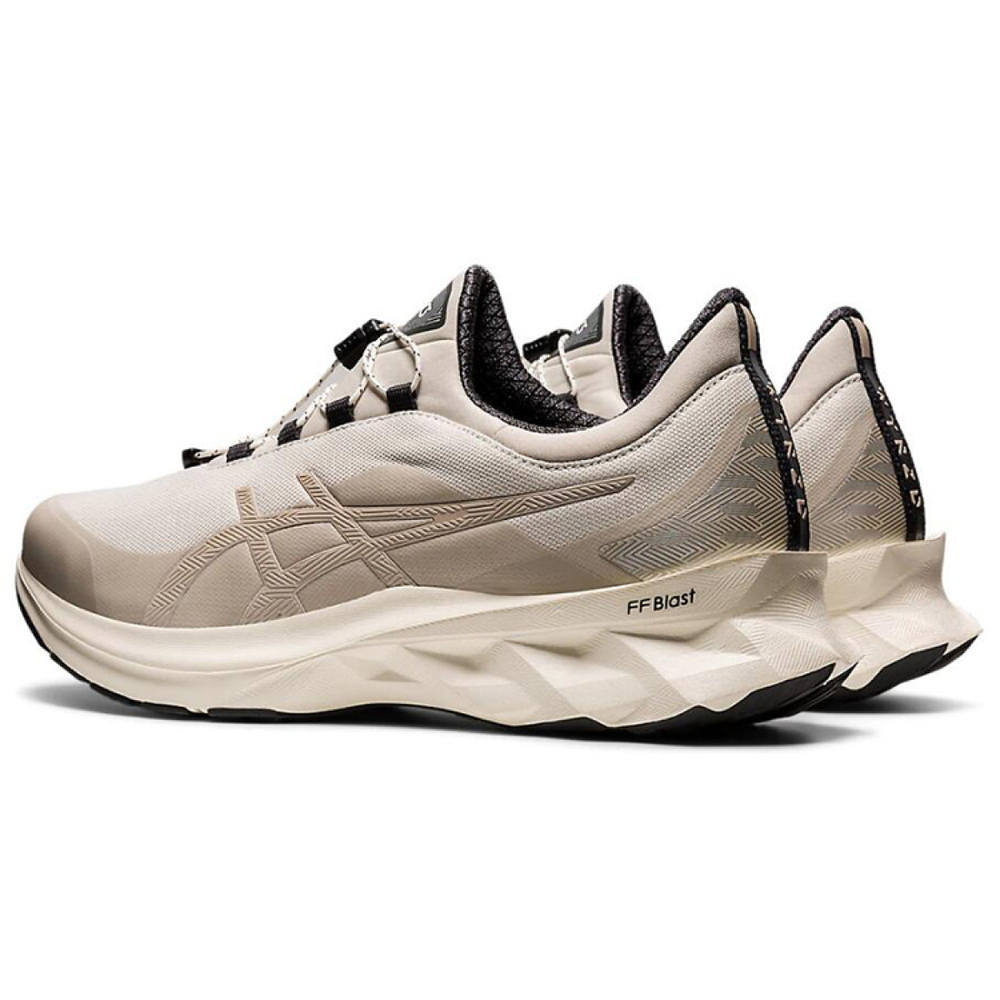 Asics Novablast