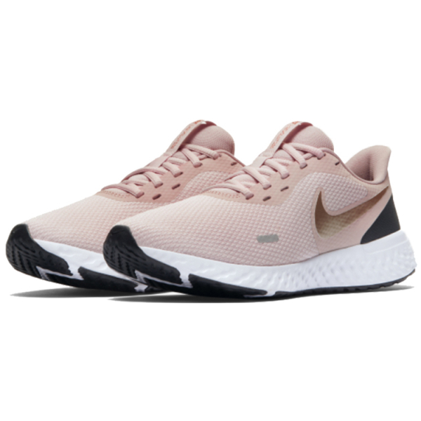 Nike REVOLUTION 5