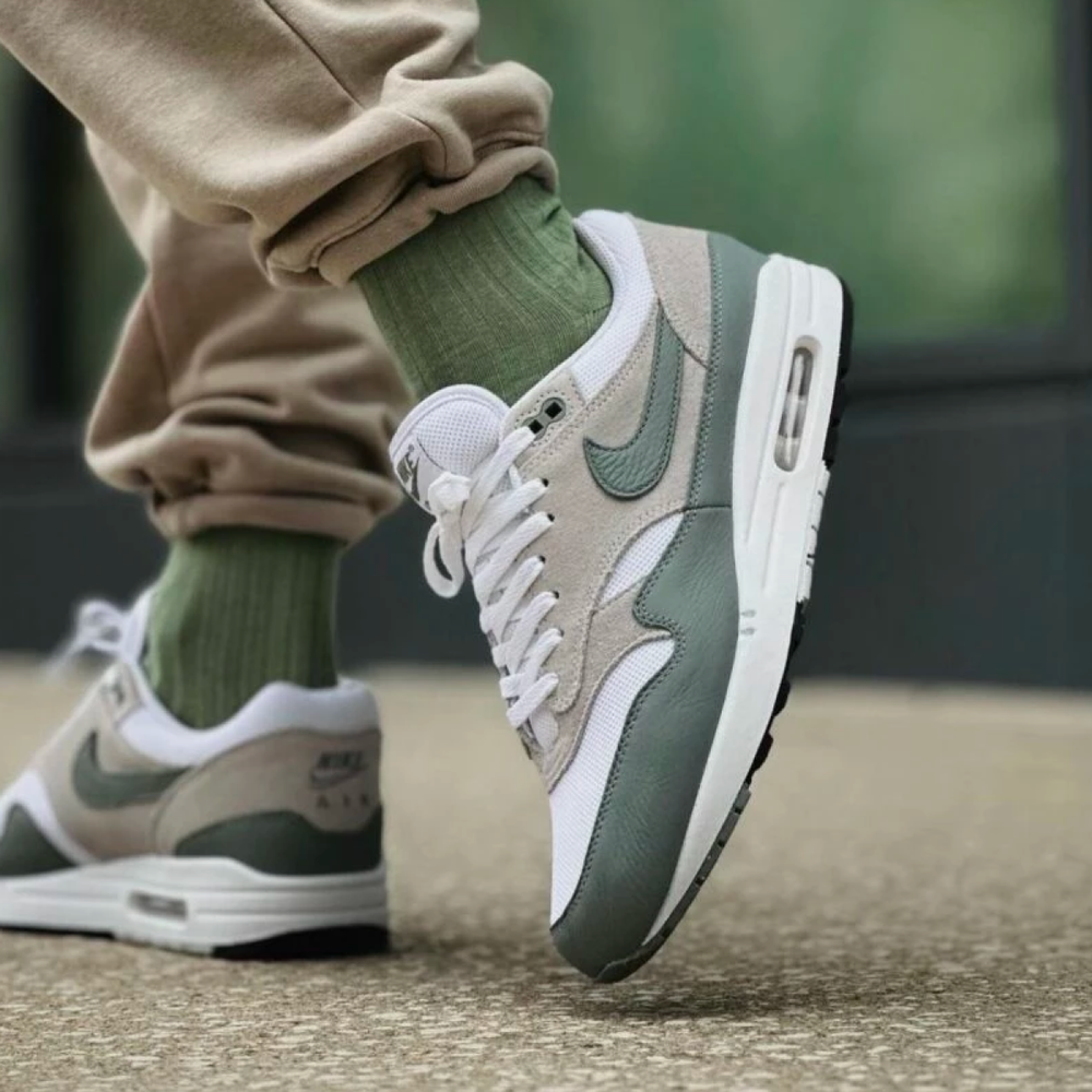 Nike Air Max 1 "Mica Green"