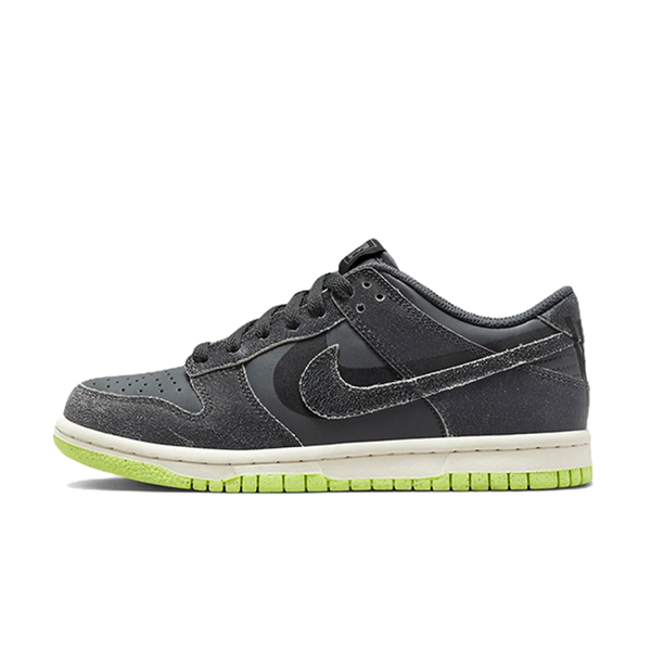 Nike Dunk SE "Halloween"