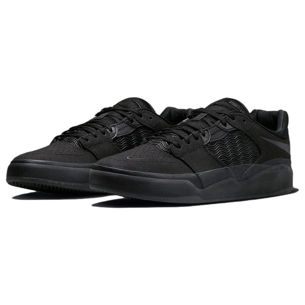 Nike SB Ishod Triple Black