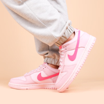 Nike Dunk Triple Pink