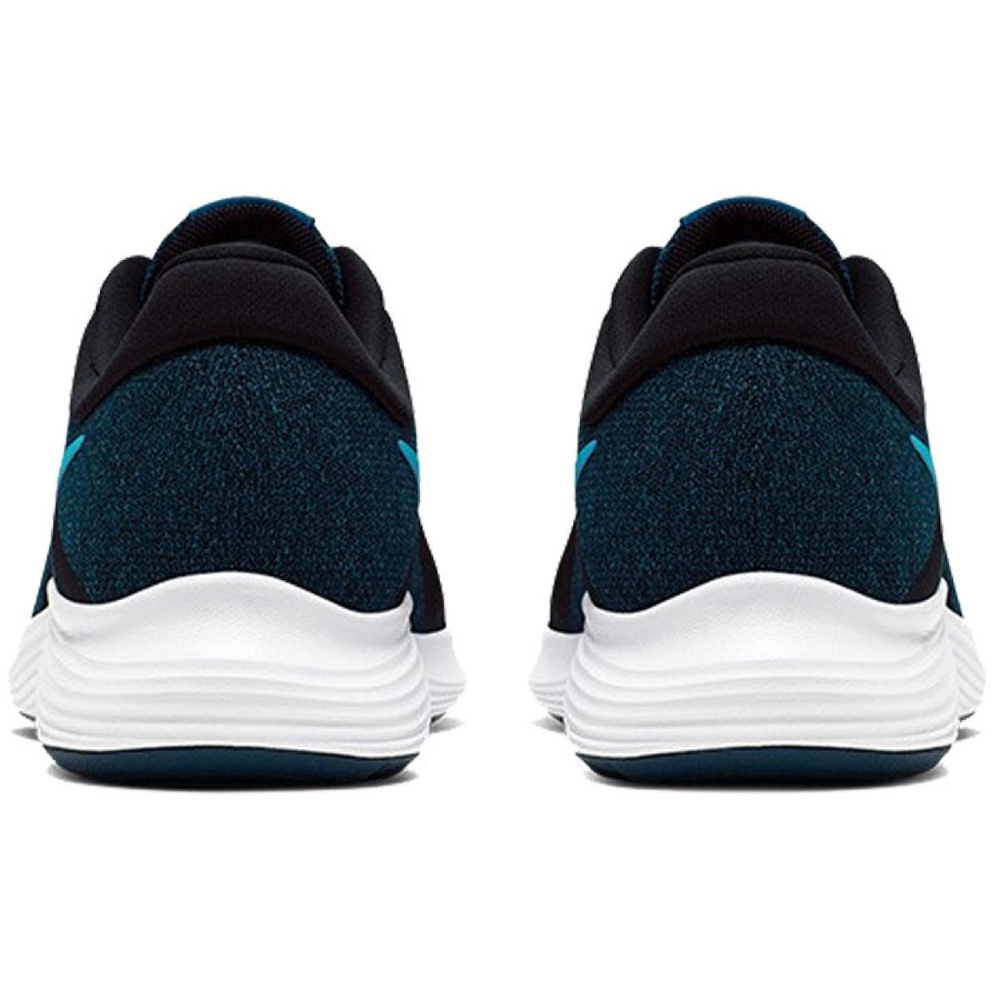 Nike REVOLUTION 4