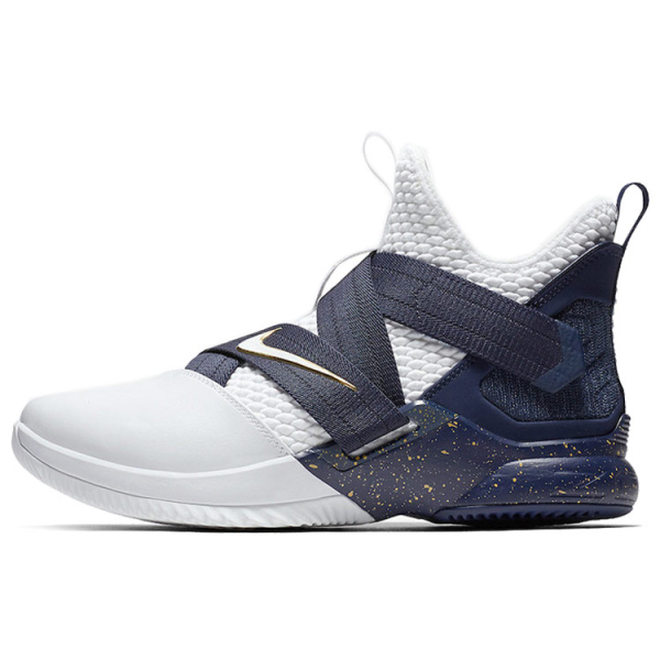 Nike zoom soldier 12 12