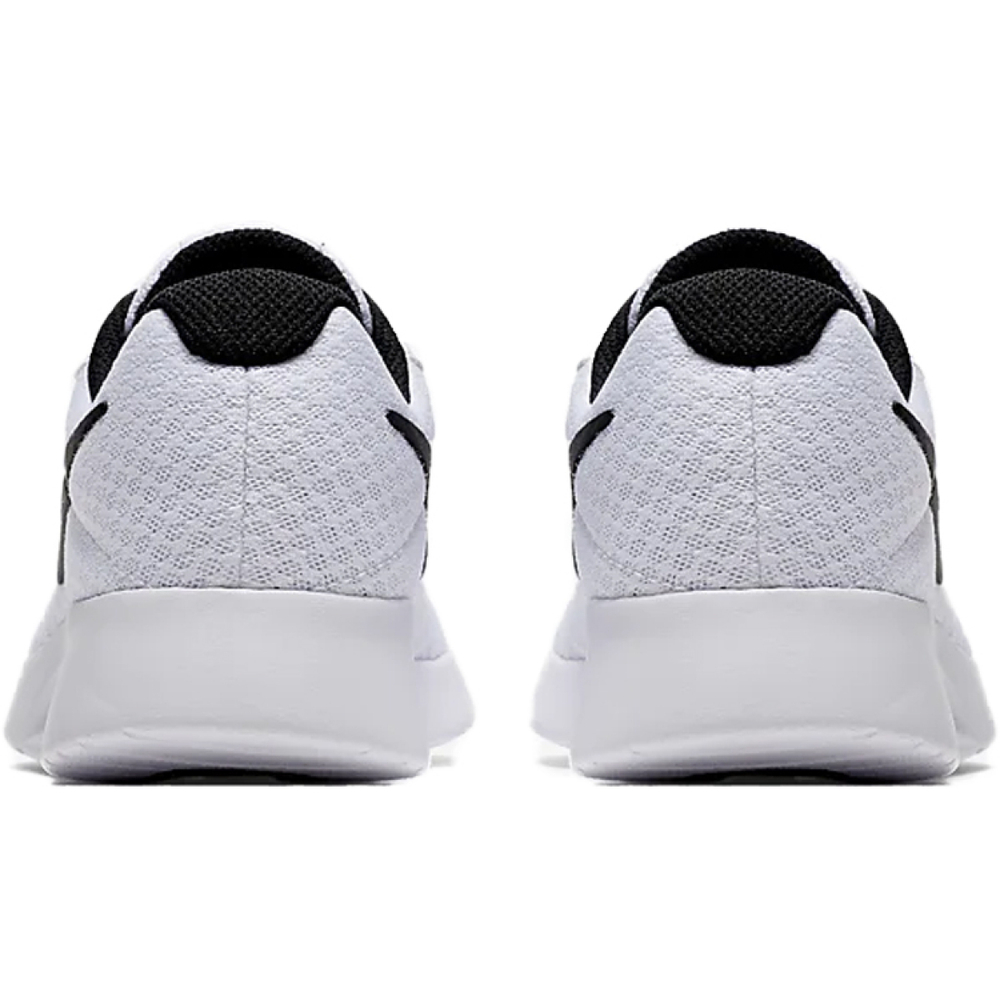 Nike Tanjun