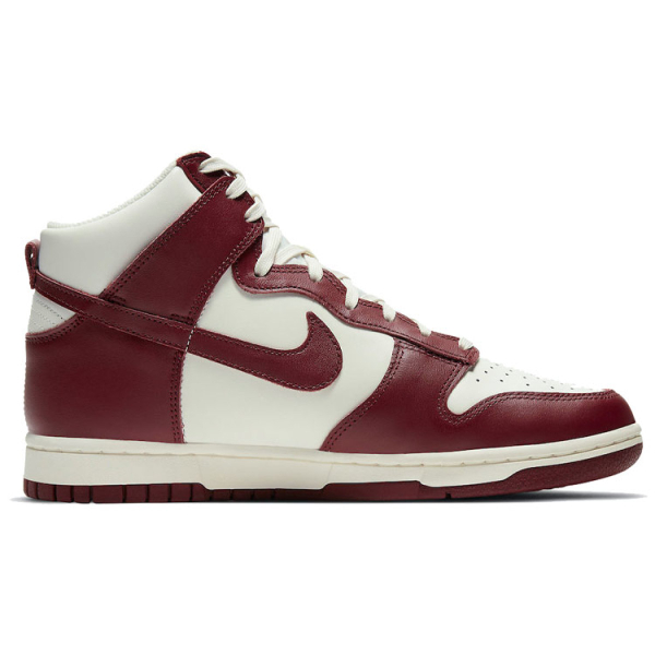 Nike Dunk "Team Red"