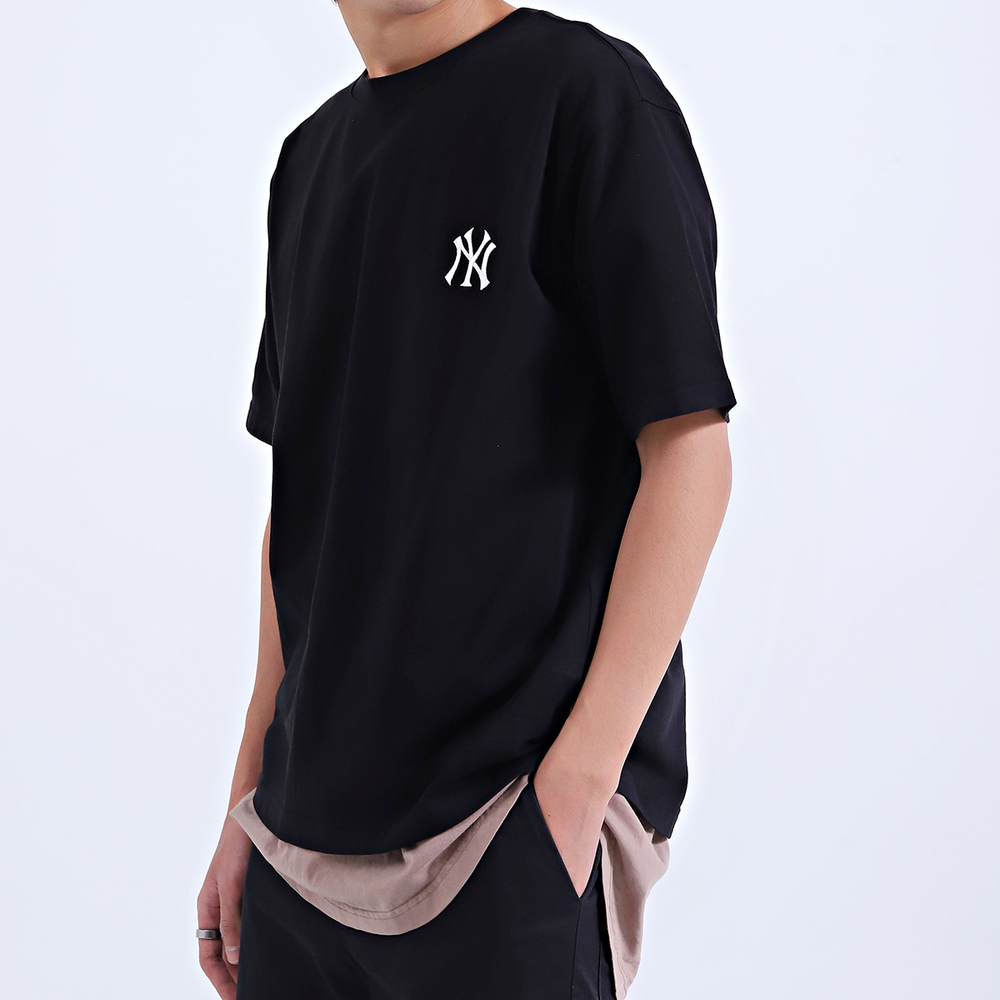 MLB T