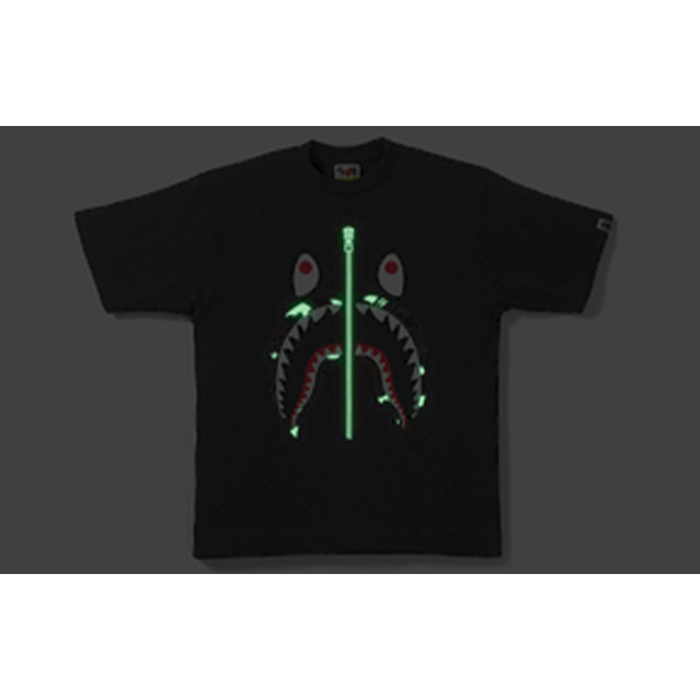 A BATHING APE T