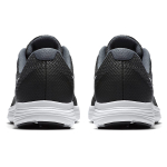 Nike REVOLUTION 3