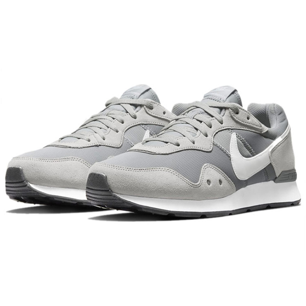 Nike Venture Runner