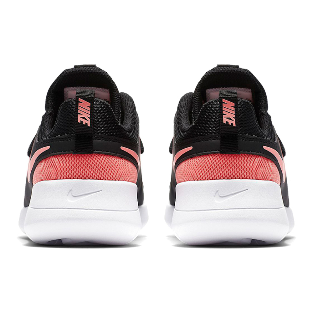 Nike Tessen Logo