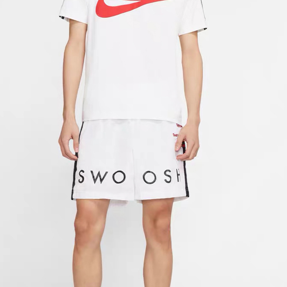 Nike Sportswear Swoosh