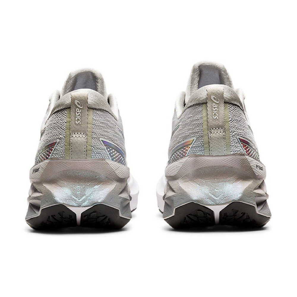 Asics Novablast 2