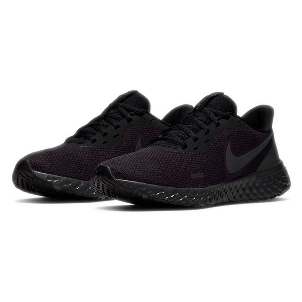 Nike REVOLUTION 5