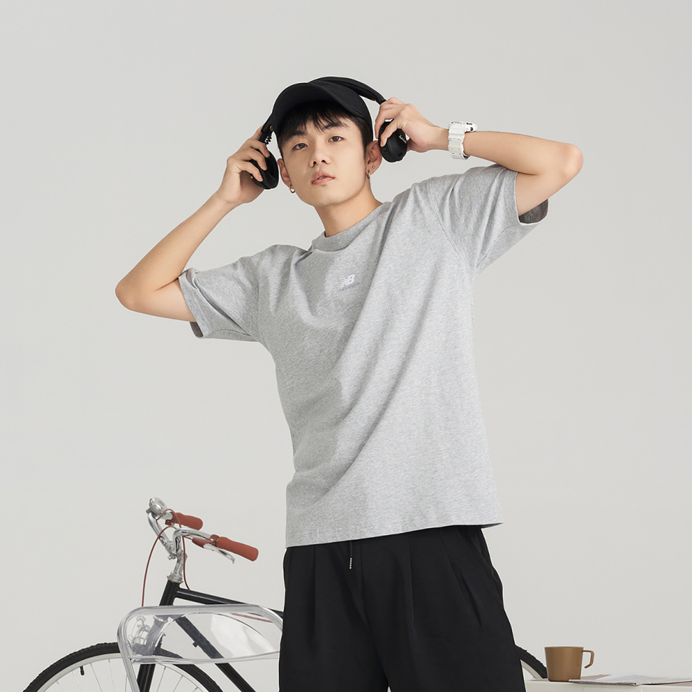 New Balance logo T