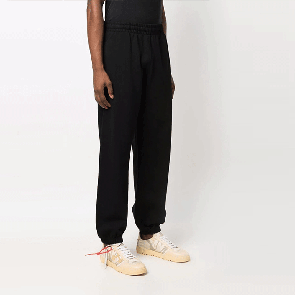 OFF-WHITE Hands Off