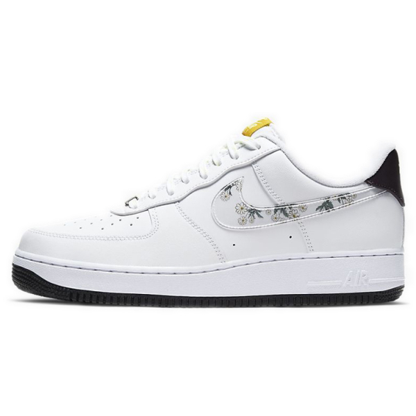 Nike Air Force 1 07 LV8