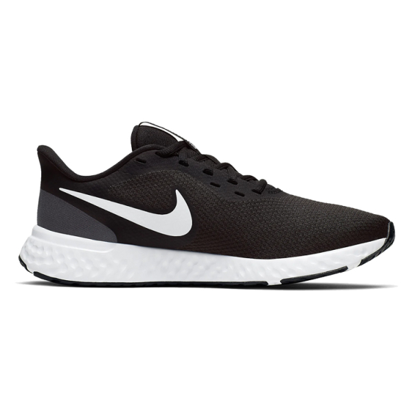 Nike REVOLUTION 5